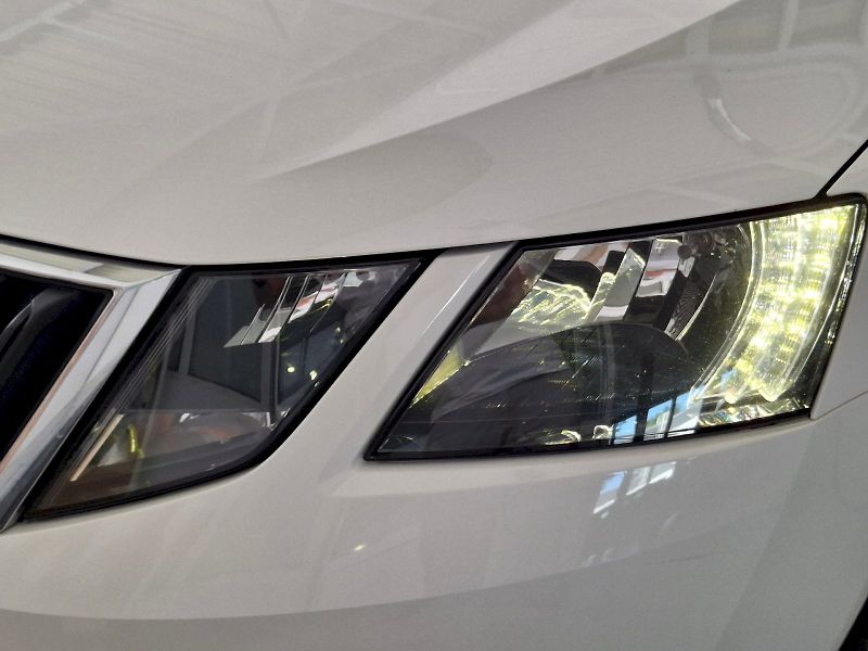 Škoda Octavia (2019) Combi Ambition Plus DSG 1,5TSi - fotka 33 z 34