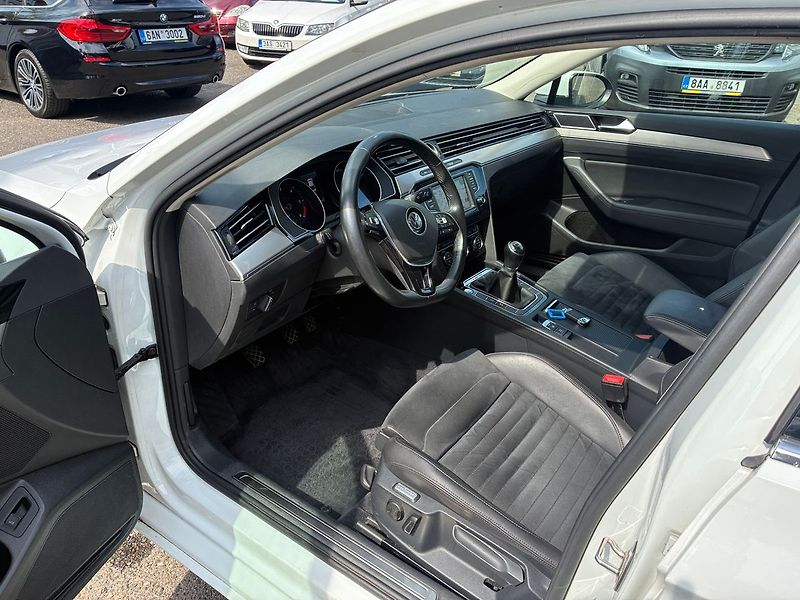Volkswagen Passat 2.0 TDi 110 kW 4x4 HighLine ČR - fotka 14 z 26