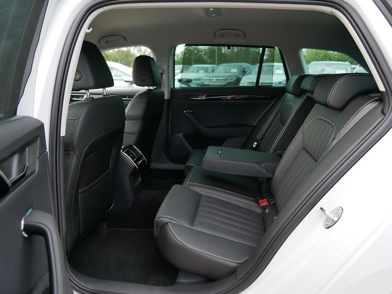 Škoda Superb - fotka 7 z 25