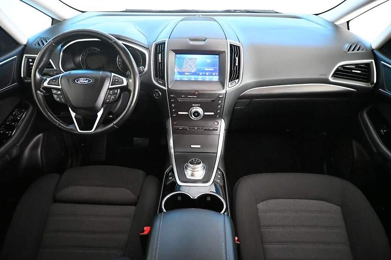 Ford S-MAX (2022) 2.0 140KW LED ACC SONY Tažné 8 - fotka 12 z 37