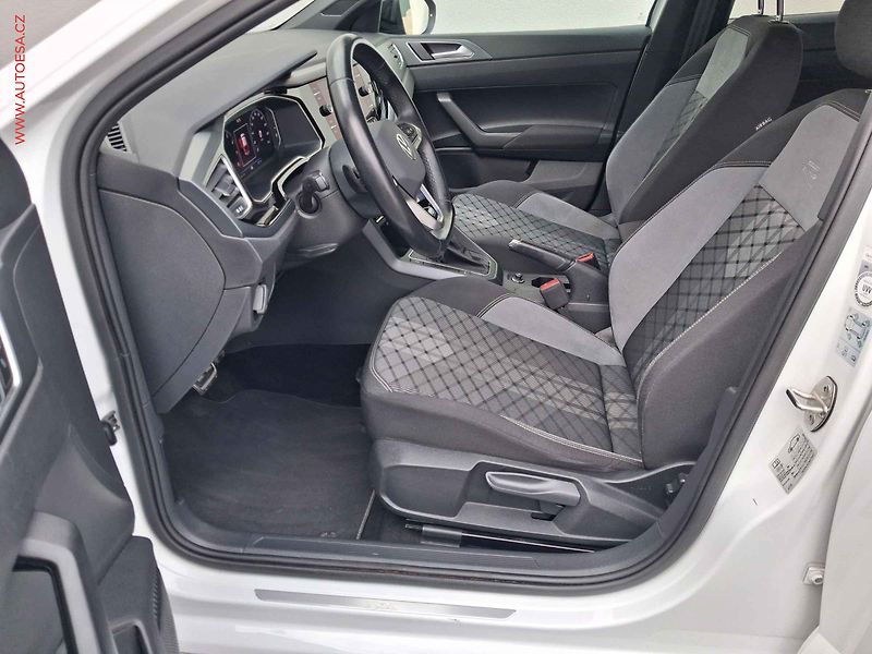 Volkswagen Taigo (2023) 1.0TSi, R-Line, DSG, LED - fotka 9 z 19