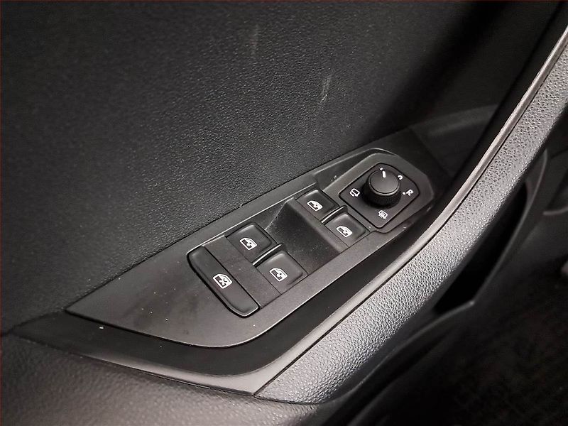 Škoda Karoq (2020) Sportline 1.5 TSI - fotka 19 z 19