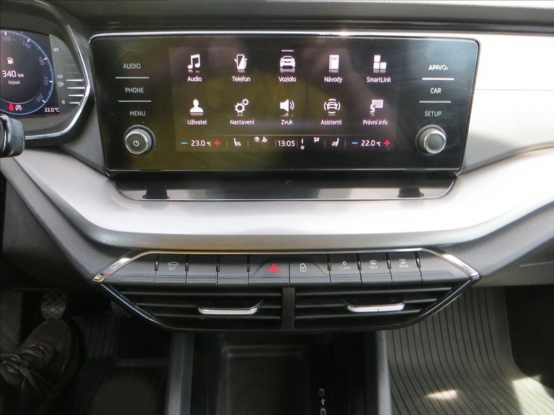Škoda Octavia 2,0 TDI Ambition ČR - fotka 16 z 25