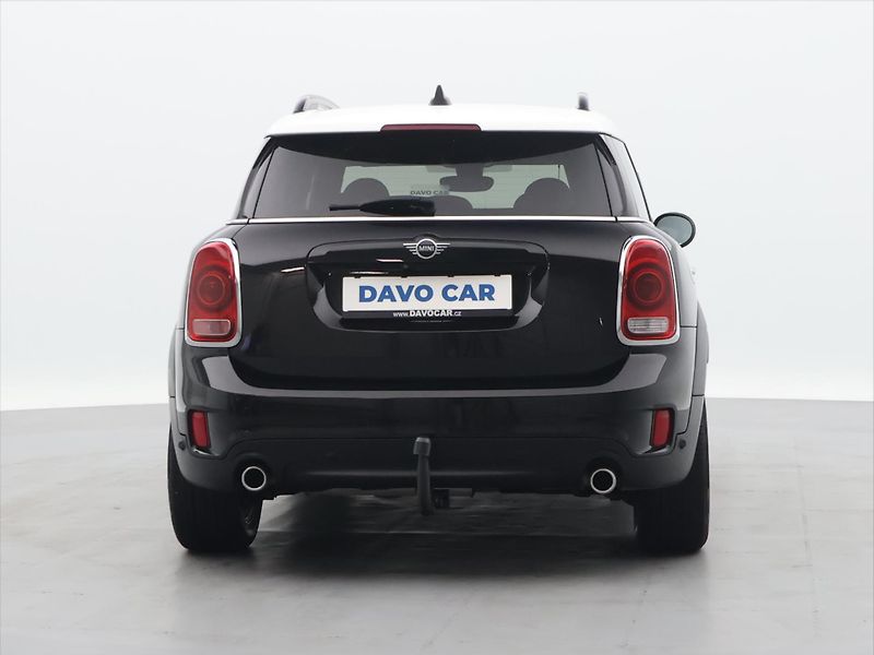 Mini Countryman 2,0 SD 140kW ALL4 Aut. LED - fotka 6 z 35