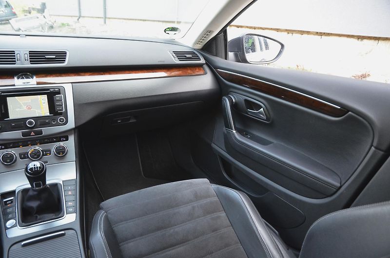 Volkswagen CC (2014) 2.0 TDi 130kW 112tkm / NEZ.TOP - fotka 22 z 39
