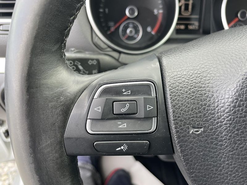 Volkswagen Golf 1.6TDi 105PS  6 HIGHLINE TOP!! - fotka 172 z 176