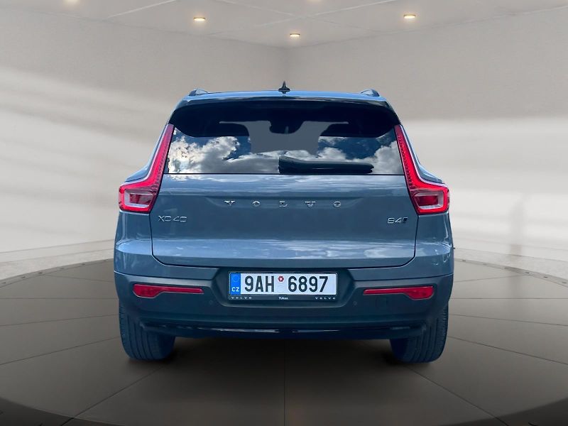 Volvo XC40 (2022) R-DESIGN B4 145kW AWD TAŽNÉ CZ - fotka 5 z 11
