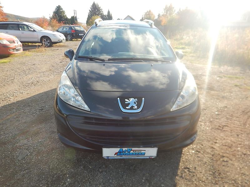 Peugeot 207 1.4 i 70 kw - fotka 3 z 13