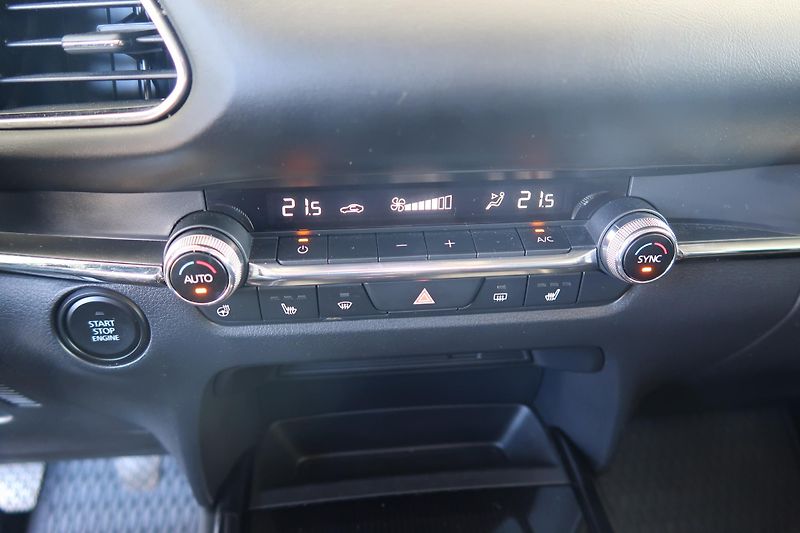 Mazda CX-30 2,0 G122 Plus serviska, ČR - fotka 30 z 33