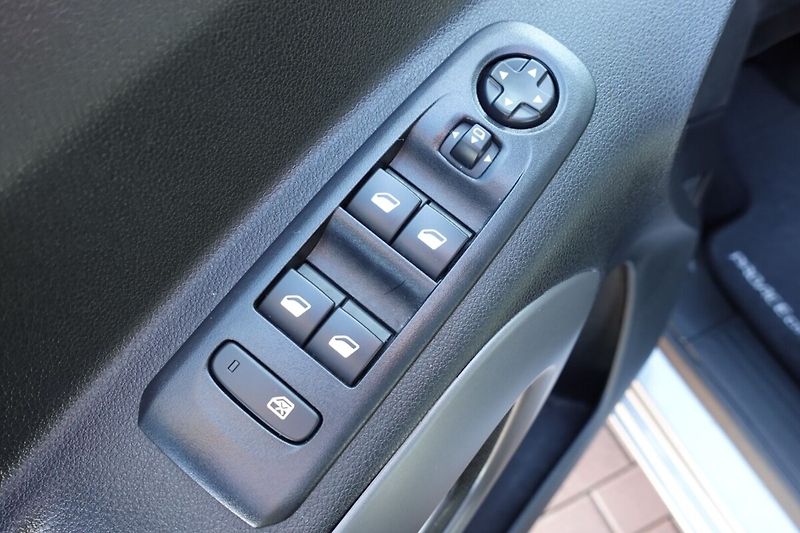 Toyota ProAce City Verso 1.5 D4-D 130 - 8 AT Family 7S - fotka 10 z 33