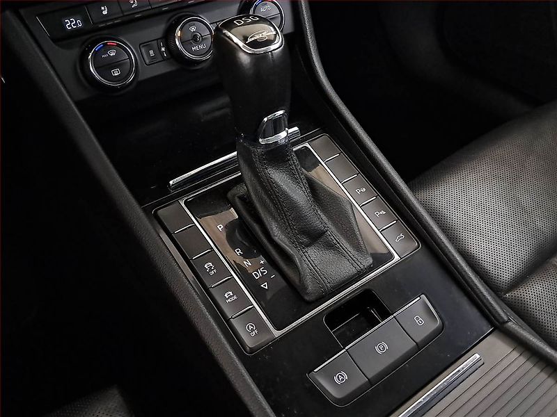 Škoda Superb (2016) Laurin&Klement 2.0 TDI 4x4 - fotka 13 z 22