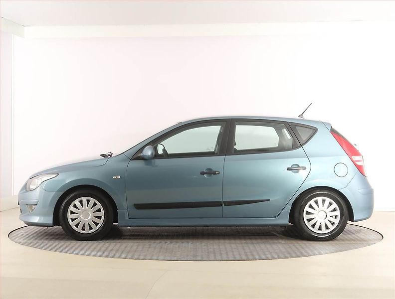 Hyundai i30 (2010) 1.4 CVVT, po STK, slušný stav - fotka 3 z 15