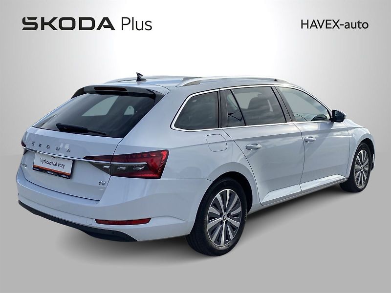 Škoda Superb (2021) Combi iV 1.4 TSI DSG Style - fotka 2 z 36
