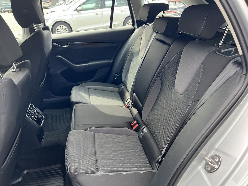 Škoda Octavia (2022) 2,0TDi 110kW AMBITION 4x4 DSG - fotka 24 z 36