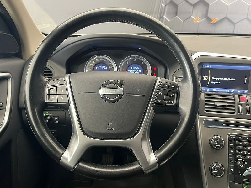 Volvo XC60 D3 MOMENTUM manuál - fotka 8 z 41