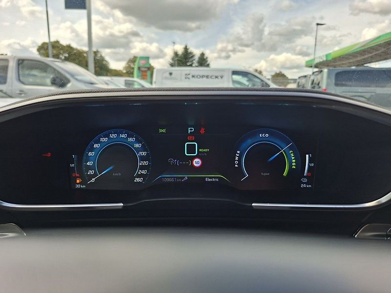 Peugeot 508 SW GT PACK HY 225k e-EAT8 - fotka 17 z 31