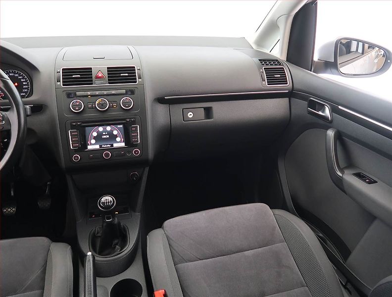 Volkswagen Touran (2013) 1.6 TDI, 7 míst, Serv.kniha - fotka 8 z 21