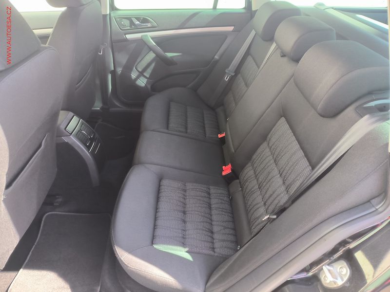 Škoda Octavia (2010) 2.0 TDi, Navi, AC - fotka 10 z 17