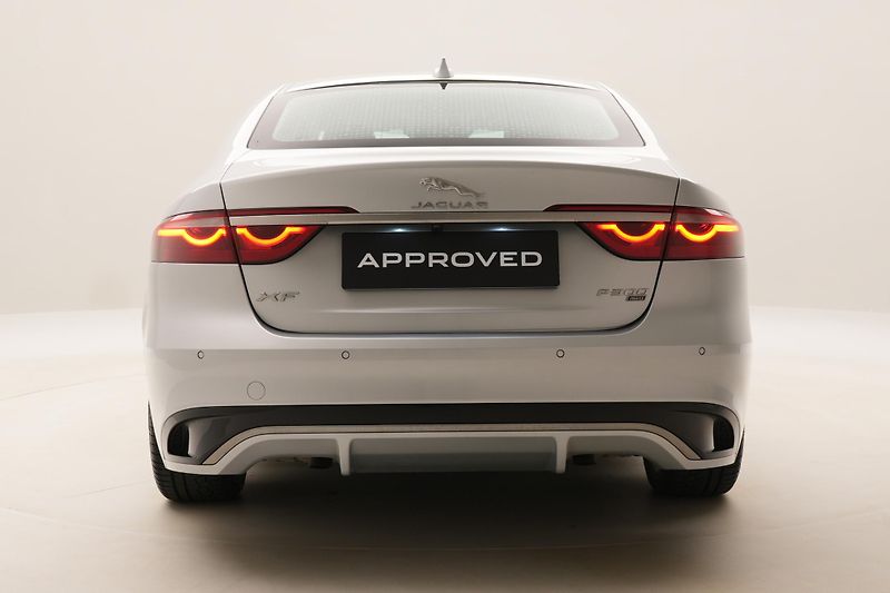Jaguar XF P300 R-DYNAMIC S AWD AUT CZ - fotka 11 z 44