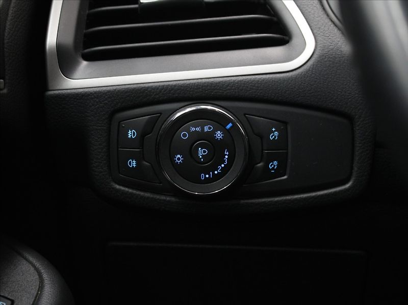 Ford S-MAX 1,5 EB 121kW 1.maj.ČR 7-míst - fotka 22 z 24