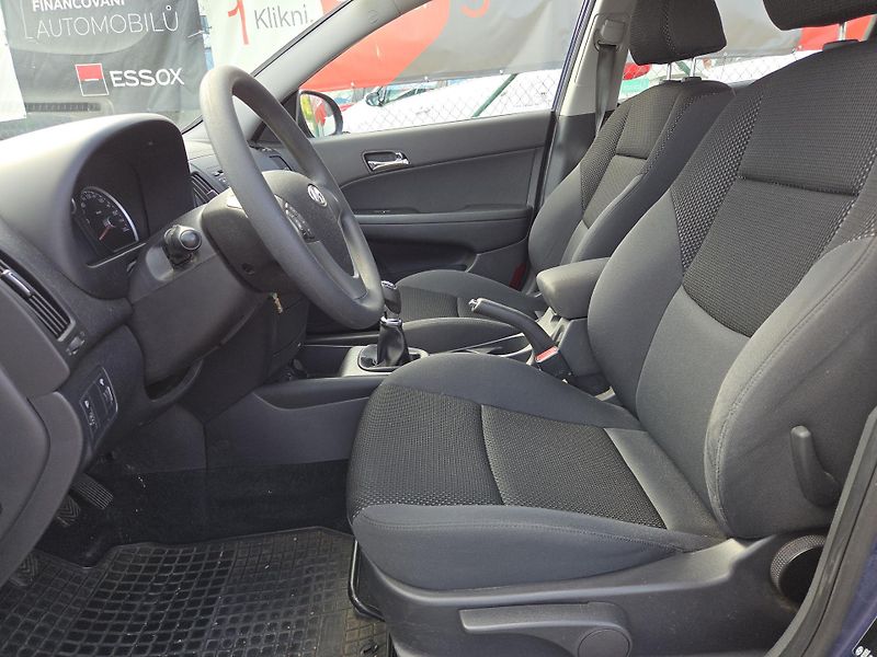 Hyundai i30 1.majitel lze na splátky VŠEM! - fotka 9 z 10