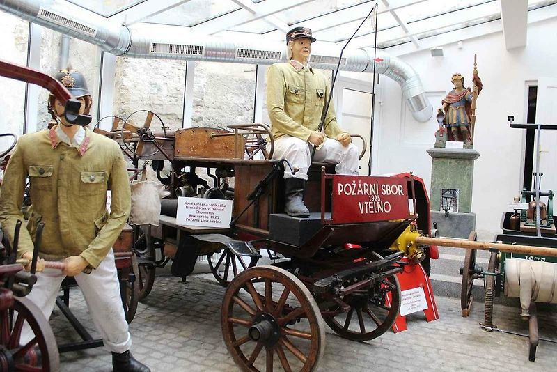 Hasičské muzeum v Krupce, má nádhernou expozici, kterou zdobí jedna z největších kolekcí motorových čerpadel - stříkaček značky Flader. Expozice se chystá na oslavu desátých narozenin.