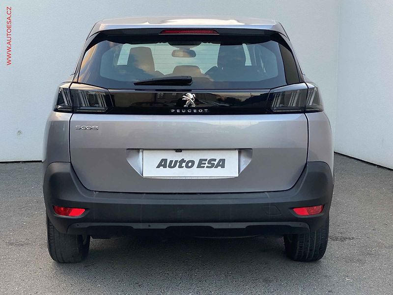 Peugeot 5008 (2021) 1.5HDi, ČR, Active, LED - fotka 5 z 17
