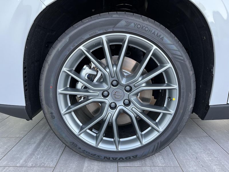 Leapmotor C10 REEV (2025) Design Hybrid EV - fotka 16 z 17