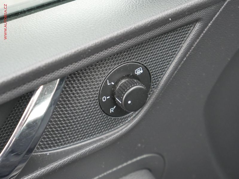 Škoda Rapid (2013) 1.6TDi, Ambition, STK4/28 - fotka 18 z 19
