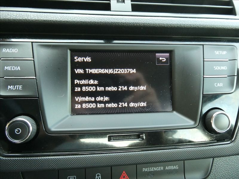 Škoda Fabia 1,0 TSI 81kW Ambition,2 x kola - fotka 27 z 38