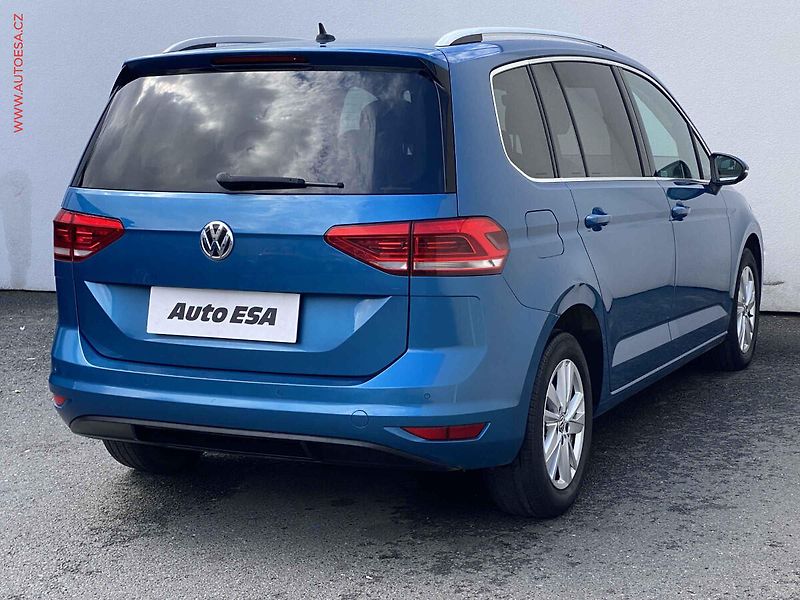 Volkswagen Touran (2019) 1.5TSi, 2.maj,ČR, AC, LED - fotka 4 z 18