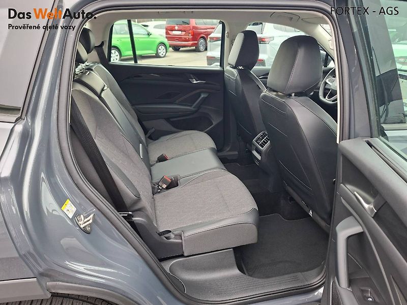 Volkswagen Tayron (2025) 2.0 TDI,142kW,DSG,4x4,Matrix,T - fotka 14 z 33