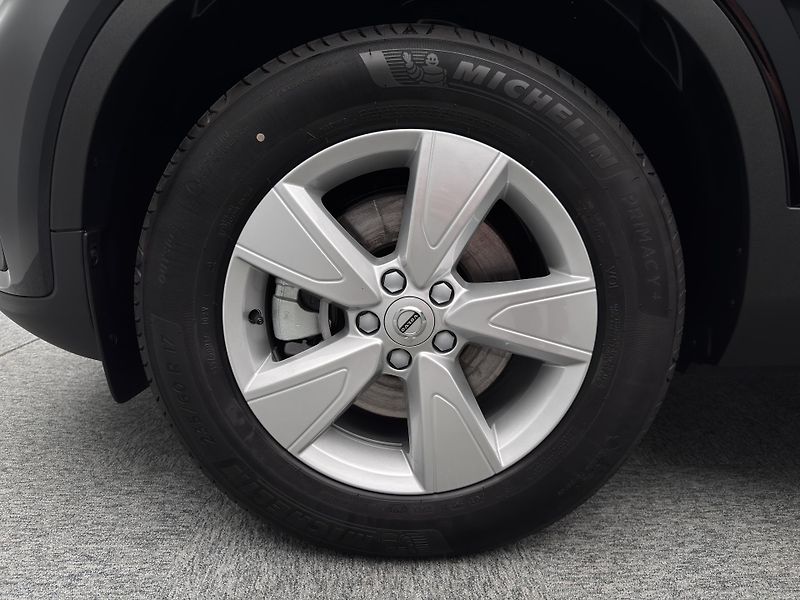 Volvo XC40 (2026) B3 AUT ESSENTIAL - fotka 16 z 20