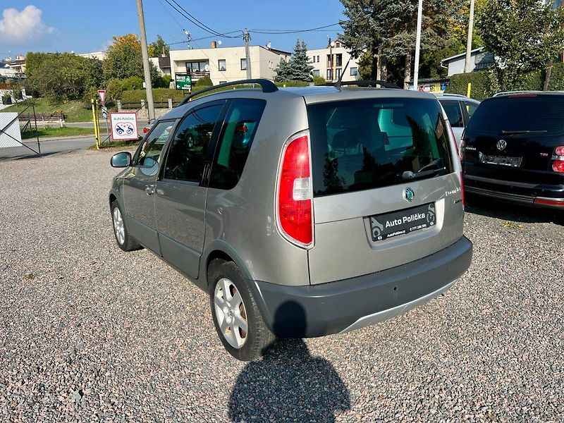 Škoda Roomster (2010) 1.2 TSI 77 kW Scout DSG - fotka 7 z 20
