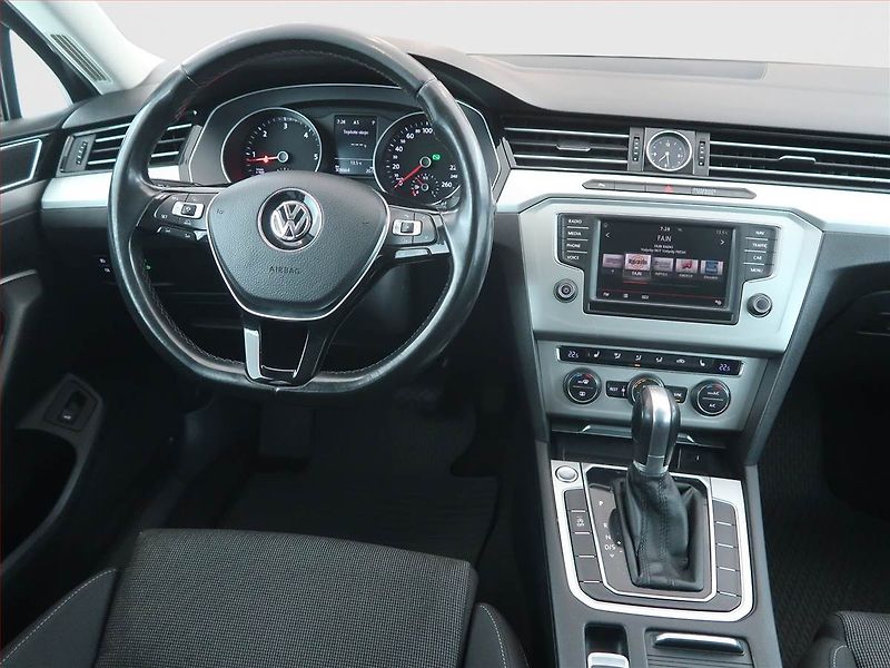 Volkswagen Passat (2015) Comfortline 2.0 TDI, Automat - fotka 7 z 14