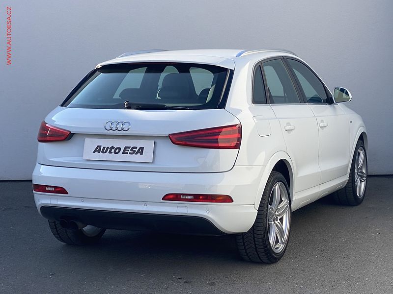 Audi Q3 (2012) 2.0 TFSi quattro, S-line, AT - fotka 4 z 15
