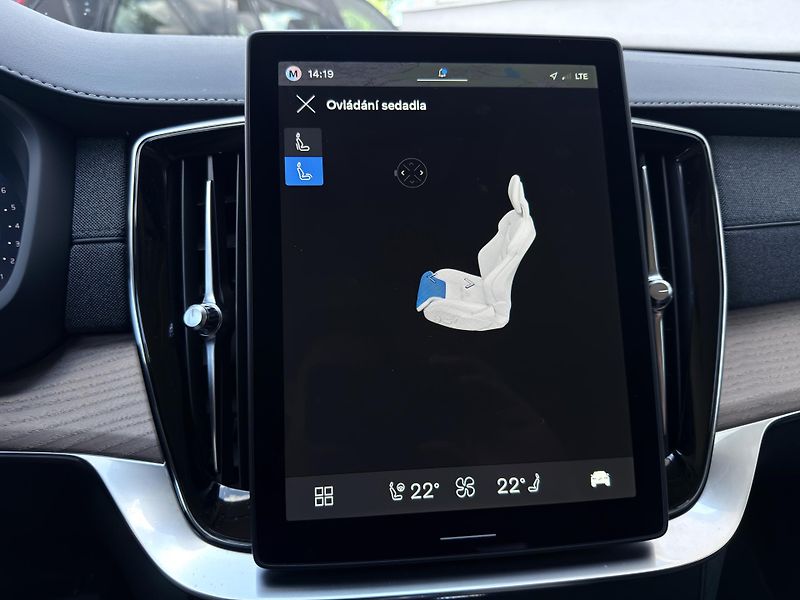 Volvo XC90 B5 AWD PLUS BRIGHT // 7M +kola - fotka 31 z 52