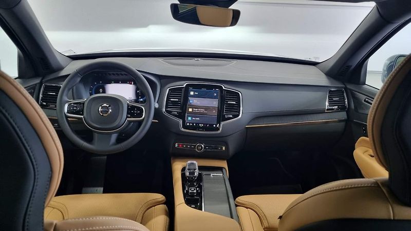 Volvo XC90 (2025) B5 2.0L 250+14 HP AT8 AWD PLUS - fotka 13 z 20
