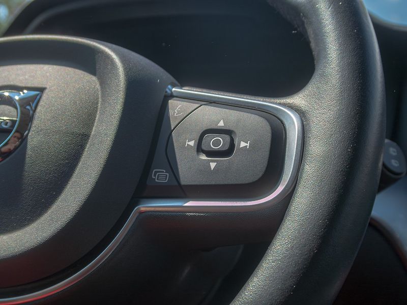 Volvo XC60 (2019) 2.0D 140KW mat – NAVI - fotka 18 z 51