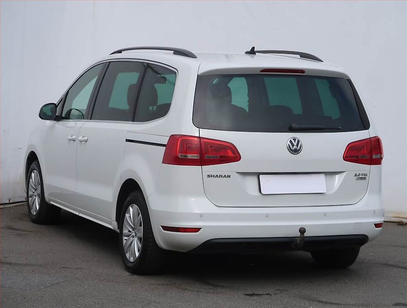 Volkswagen Sharan (2015) 2.0 TDI, 7 míst, Navi - fotka 4 z 28