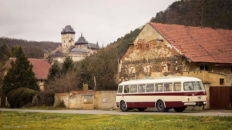 Tomuto autobusu je přesně padesát let. A je zcela původní