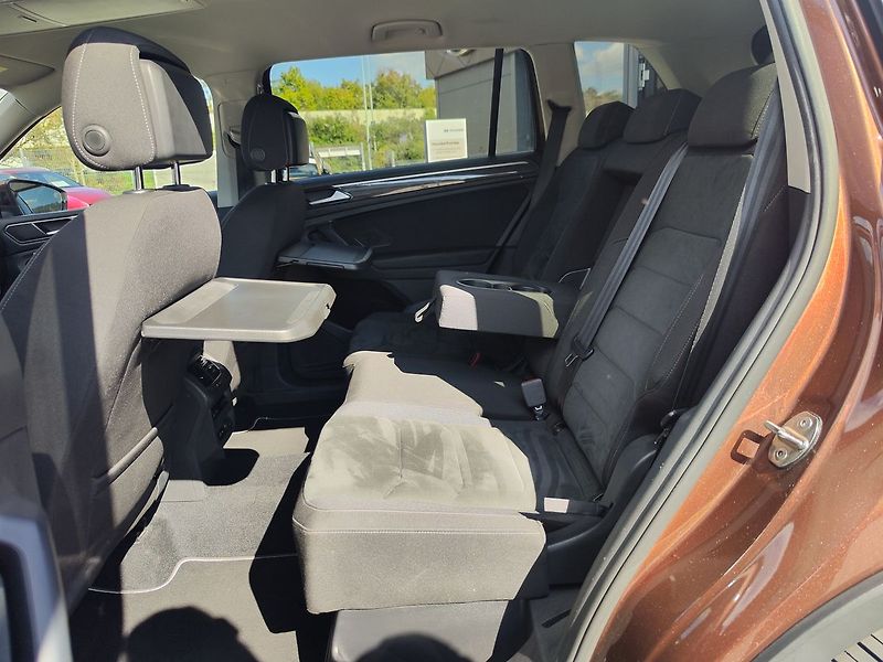 Volkswagen Tiguan Allspace 2.0 TDI/110kW Highline 4x4 - fotka 12 z 38