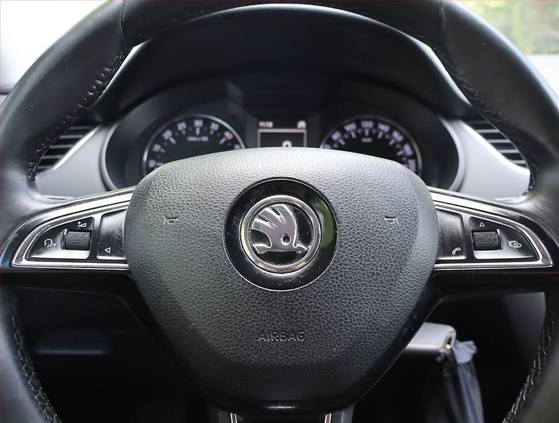 Škoda Octavia (2016) 1.6 TDI, Serv.kniha, Tempomat - fotka 16 z 17