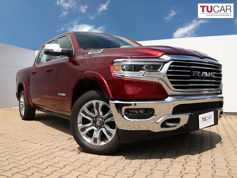 RAM 1500 (2024) Longhorn 5.7 V8 Hemi  - fotka 3 z 47