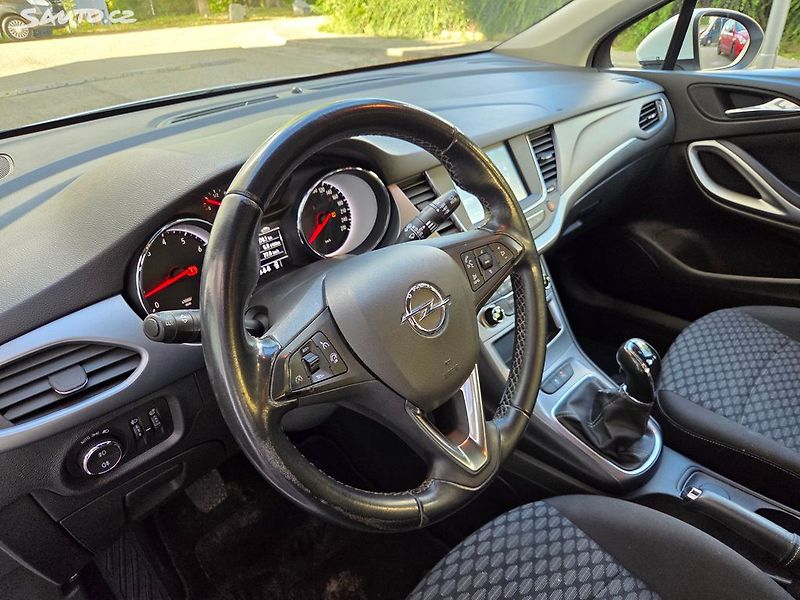 Opel Astra (2019) 1.4 Turbo 92Kw 1.maj Odp DPH - fotka 22 z 32