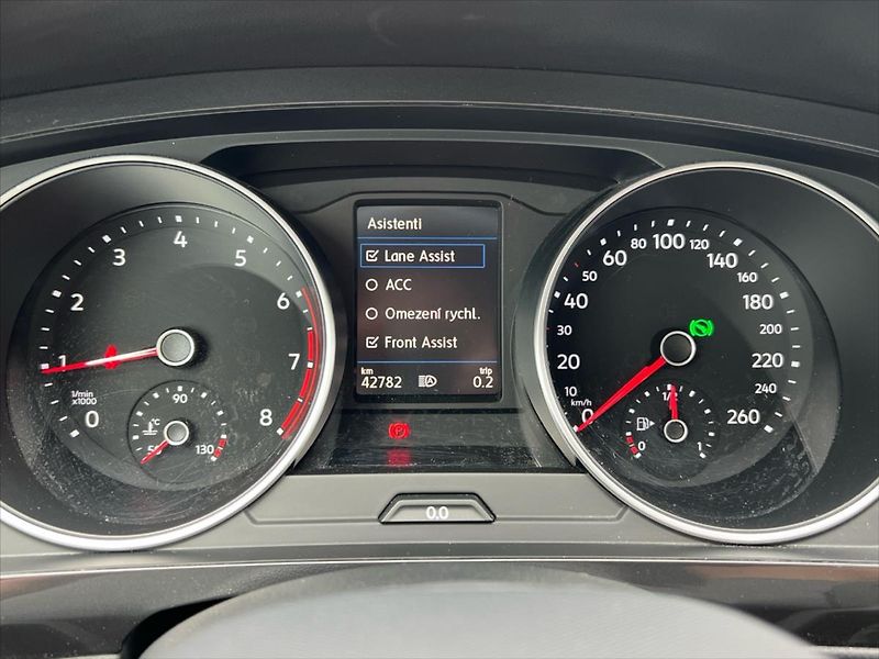 Volkswagen Tiguan 1,5 TSi 110kW 7DSG LIFE - fotka 16 z 27