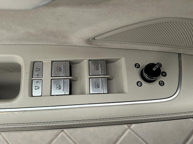 Audi A8 3.0 TDI 4x4 Elegance - fotka 22 z 34