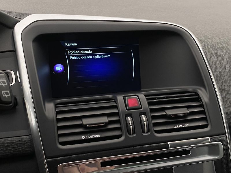 Volvo XC60 D3 R-DESIGN REZERVACE - fotka 42 z 45