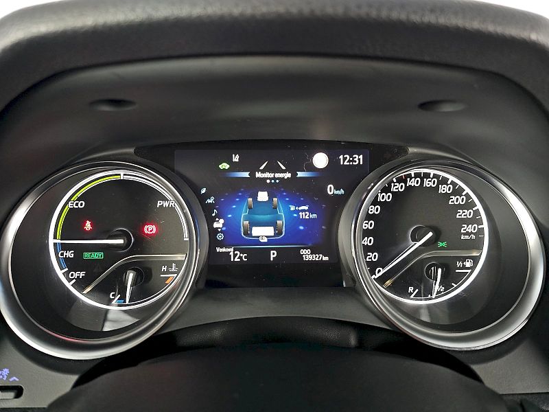 Toyota Camry (2023) 2.5HEV 218k PRESTIGE - fotka 12 z 32