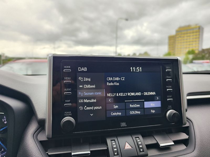 Toyota RAV4 2.5 HEV/163kW Black Edition AT - fotka 17 z 32